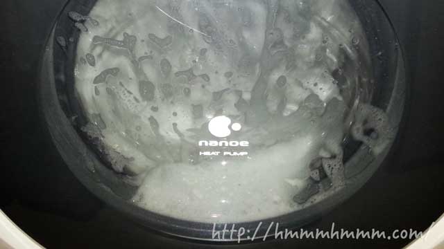 ドラム式洗濯機の槽洗浄の最中