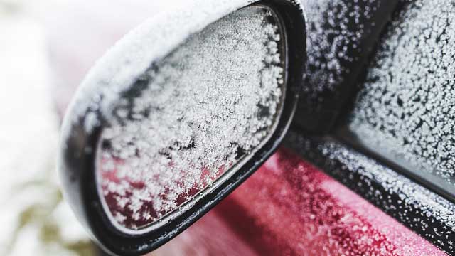 ドアミラーの雪